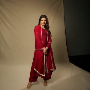 Samantha Ruth Prabhu Looks Elegant in Red Traditional Outfit