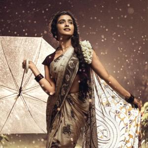 Roopa Kodavayur Looks Elegant in Traditional Saree With Jasmine Braid