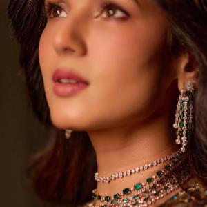 Sonal Chauhan Stuns in Lehenga With Emerald Jewellery