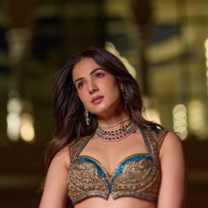 Sonal Chauhan Stuns in Lehenga With Emerald Jewellery