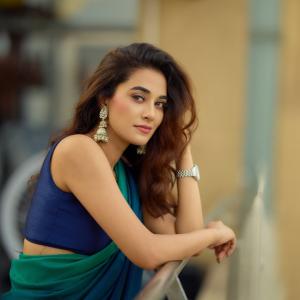 Stefy Patel Looks Elegant in Blue and Teal Saree