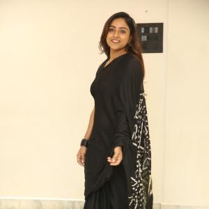 Vithika Sheru Looks Elegant in a Classic Black Saree