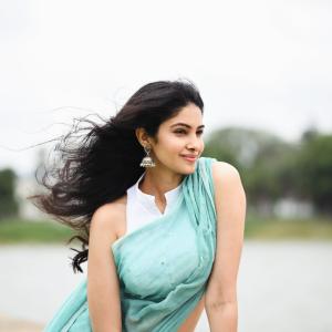 Manasa Varanasi Looks Elegant in a Sea-Green Saree