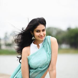 Manasa Varanasi Looks Elegant in a Sea-Green Saree