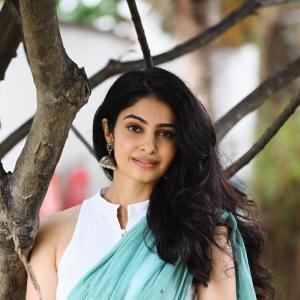 Manasa Varanasi Looks Elegant in a Sea-Green Saree