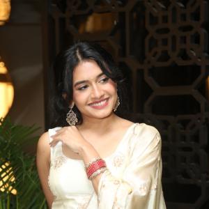Samyukta Viswanathan Stuns in Elegant Ivory Traditional Look