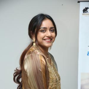 Vithika Sheru Looks Elegant in Earthy Traditional Ensemble