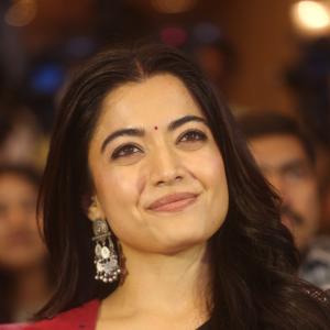 Rashmika Mandanna Stuns in Elegant Black Saree Look