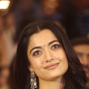 Rashmika Mandanna Stuns in Elegant Black Saree Look