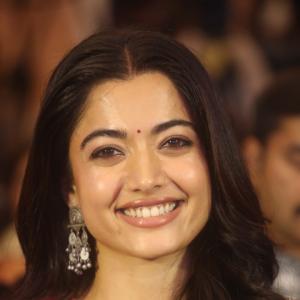 Rashmika Mandanna Stuns in Elegant Black Saree Look