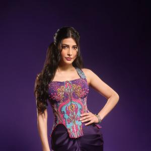 Shruti Haasan Stuns in a Chic Purple Indo-Western Look