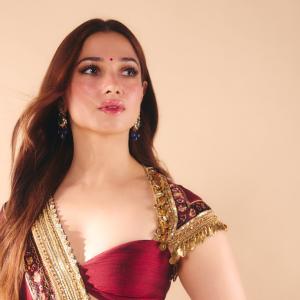 Tamanna Bhatia Stuns in Elegant Maroon and Gold Saree