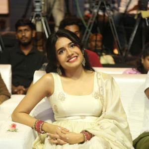 Samyukta Viswanathan Stuns in Elegant Ivory Traditional Look