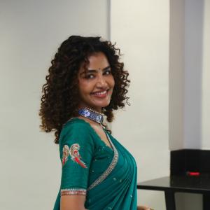 Anupama Parameswaran Looks Stunning in Elegant Teal-Green Saree