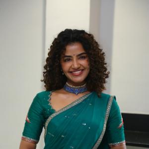 Anupama Parameswaran Looks Stunning in Elegant Teal-Green Saree