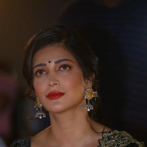 Gorgeous Shruthi Haasan Latest Photos