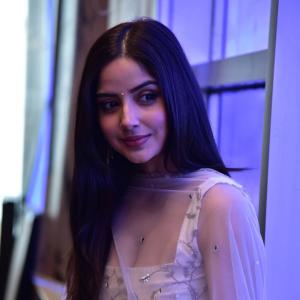 Actress Kashmira Pardeshi