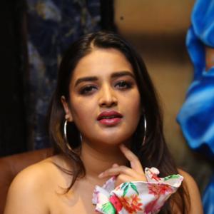 Nidhi Agerwal Latest Photos