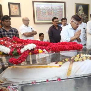 Celebs Condolences to K Vishwanath Garu