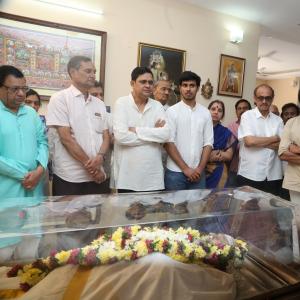 Celebs Condolences to K Vishwanath Garu