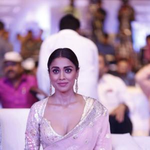 Shriya Saran Latest Hot Photos