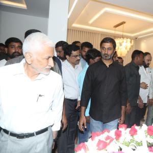 Celebs Pay Homage to Nandamuri Tarakaratna