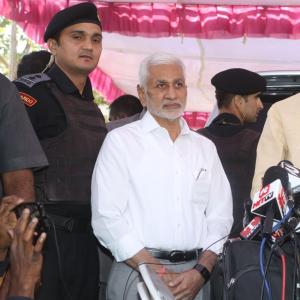 Celebs Pay Homage to Nandamuri Tarakaratna