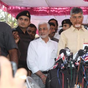 Celebs Pay Homage to Nandamuri Tarakaratna