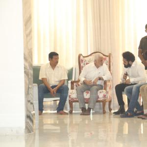 Celebs Pay Homage to Nandamuri Tarakaratna