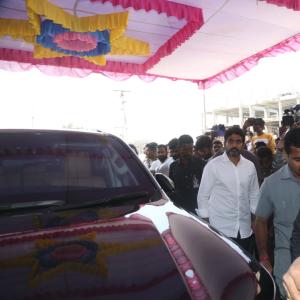 Celebs Pay Homage to Nandamuri Tarakaratna