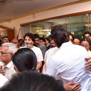 Celebs Pay Homage to Krishna Garu-2