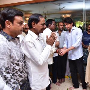 Celebs Pay Homage to Krishna Garu-2