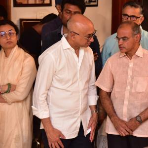 Celebs Pay Homage to Krishna Garu-2