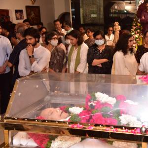 Celebs Pay Homage to Krishna Garu-2