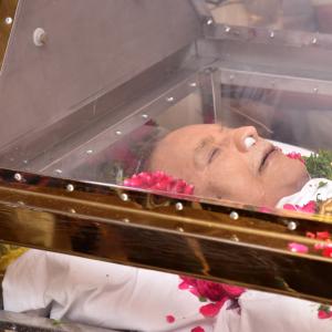 Celebs Pay Homage to Krishna Garu-3