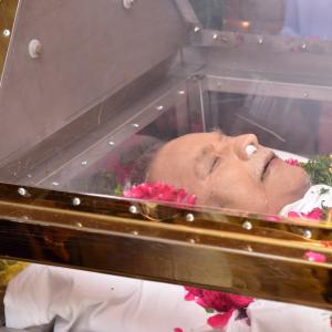 Celebs Pay Homage to Krishna Garu-3