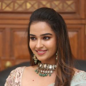 Poojitha Ponnada Latest Pics