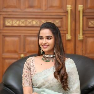 Poojitha Ponnada Latest Pics