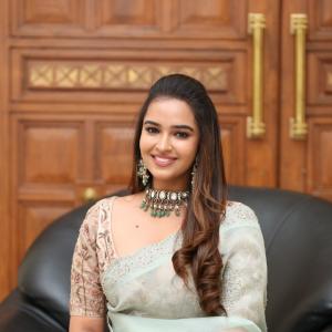 Poojitha Ponnada Latest Pics