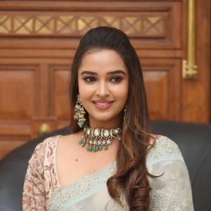 Poojitha Ponnada Latest Pics