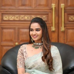 Poojitha Ponnada Latest Pics