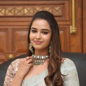 Poojitha Ponnada Latest Pics