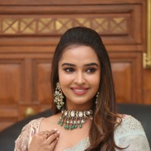 Poojitha Ponnada Latest Pics