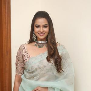 Poojitha Ponnada Latest Pics