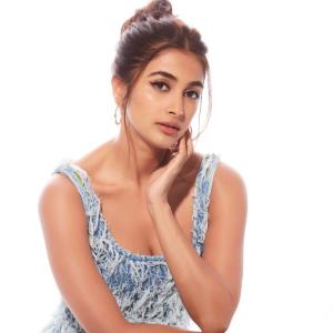 Actress Pooja Hegde Latest Hot Photos