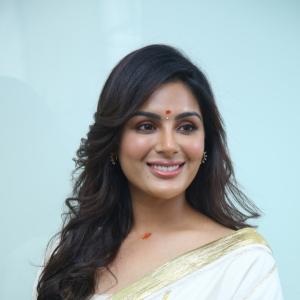 Samyuktha Menon Latest Pics
