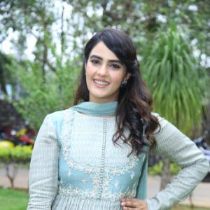 Actress Kavya Thapar Latest Photos