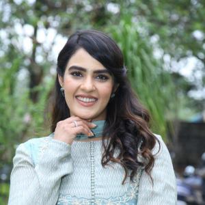 Actress Kavya Thapar Latest Photos