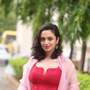 Actress Malavika Nair Latest Photos