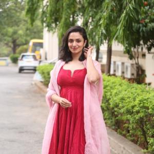 Actress Malavika Nair Latest Photos